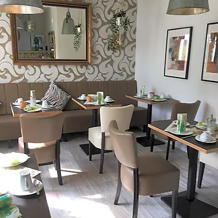 לינה וארוחת בוקר Gaestehaus Klaus