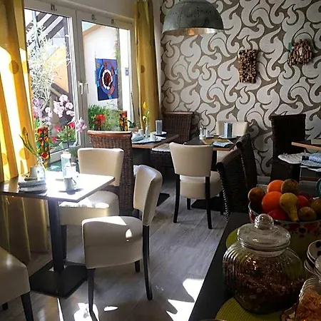 Gaestehaus Klaus לינה וארוחת בוקר