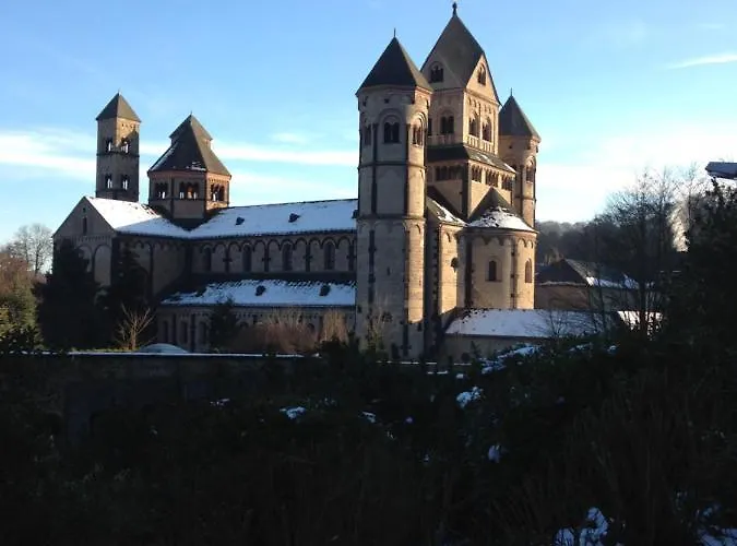 לינה וארוחת בוקר Gaestehaus Klaus