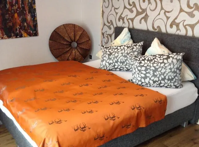 Gaestehaus Klaus לינה וארוחת בוקר מנדיג